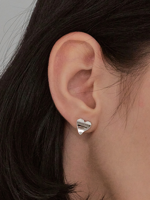 FLAT HEART ONE-TOUCH EARRING