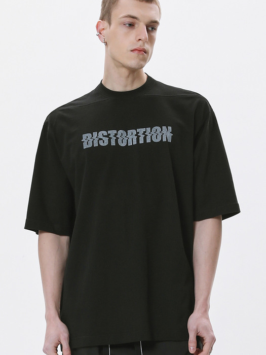 DISTORTION 레터링 오버 티셔츠 (블랙)_ PD1TS1717