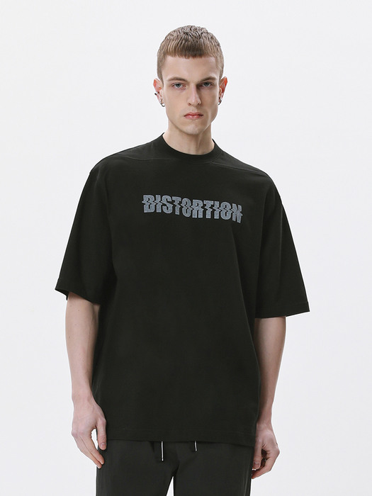 DISTORTION 레터링 오버 티셔츠 (블랙)_ PD1TS1717