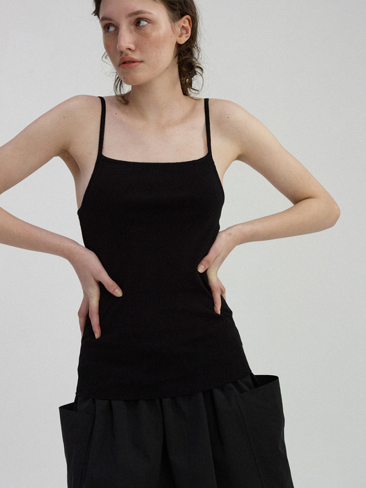 Yekki knit sleeveless (Black)