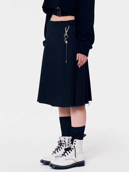 STRIPE PLEATED MIDI SKIRT [BLACK]