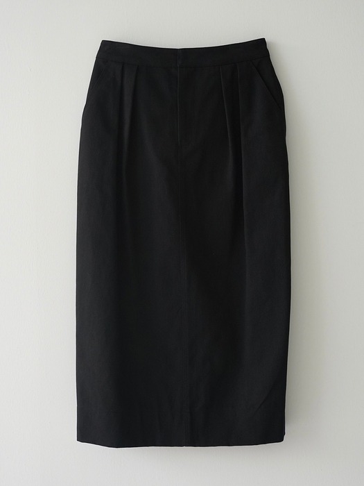 Sarah pintuck skirt, black