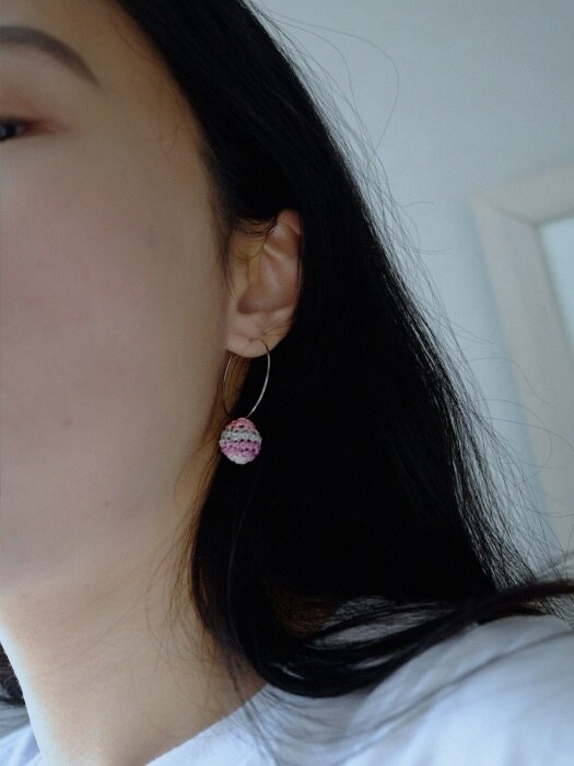 earth ball knit earring