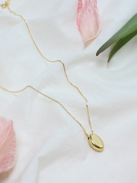 Omelette necklace