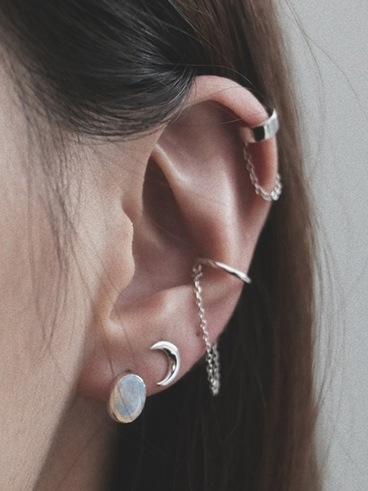 Middle chain earcuff
