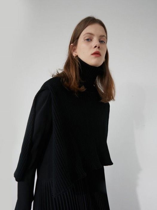  19 WINTER_BLACK HIGHNECK CAPE