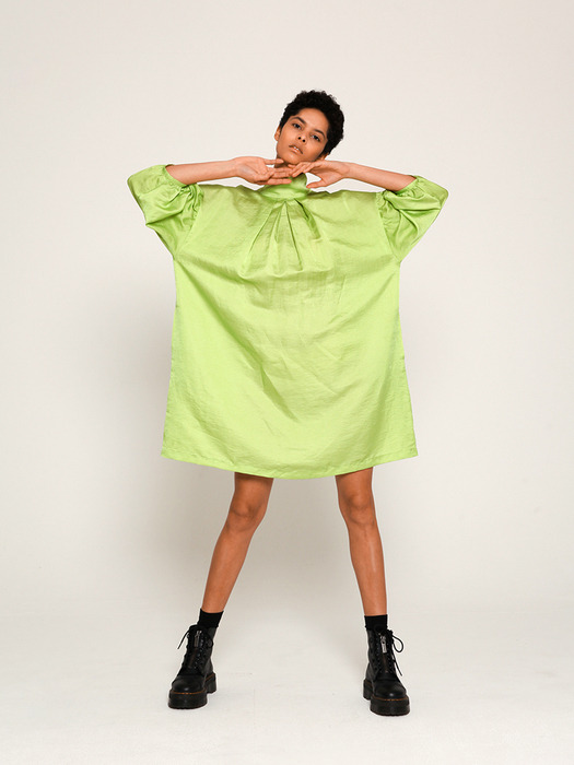 High-neck gathered linen silk-blend dress in Apple green (2-way)