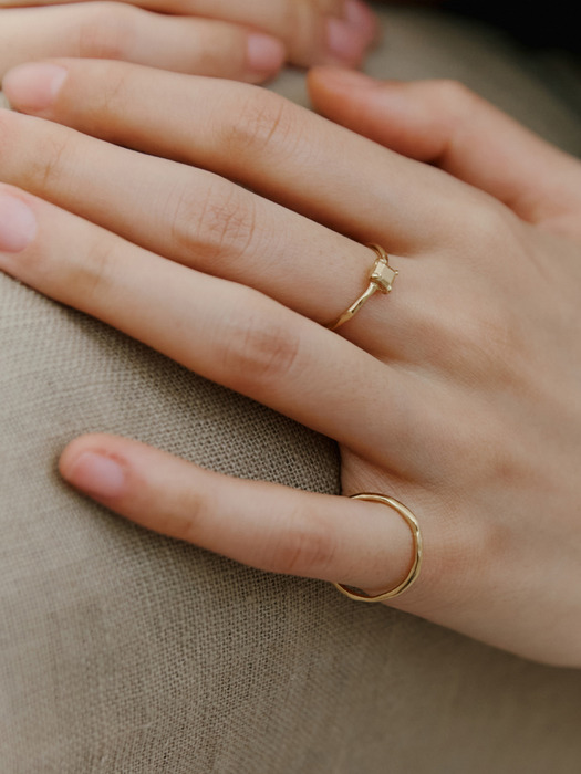 Bezel Shape Ring (Gold/Silver)