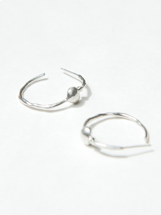 Pebble Hoop Earring (Silver)