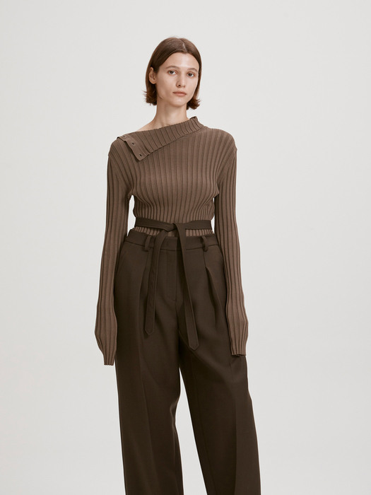 BELTED PLEATED WOOL TROUSERS (KHAKI)