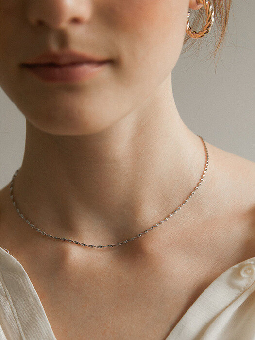 twist silver necklace
