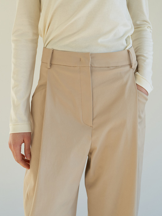 TOS ONE TUCK COTTON TROUSER BEIGE
