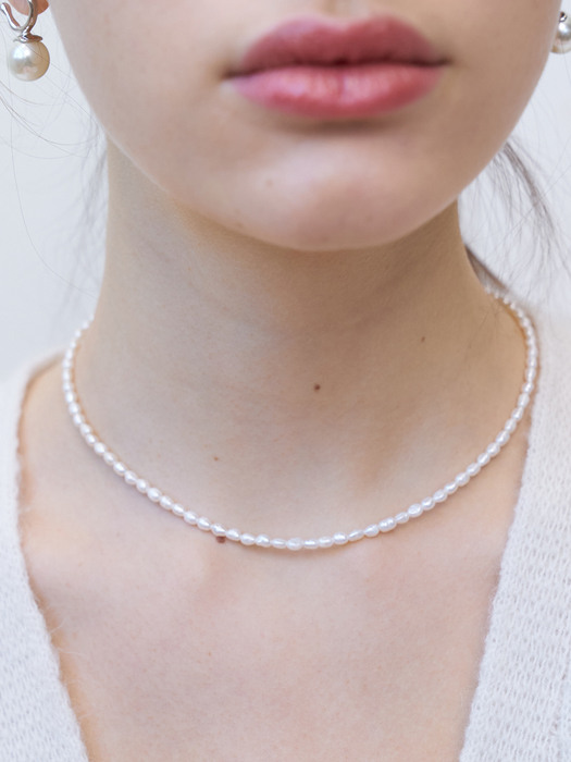 classic pearl  necklace