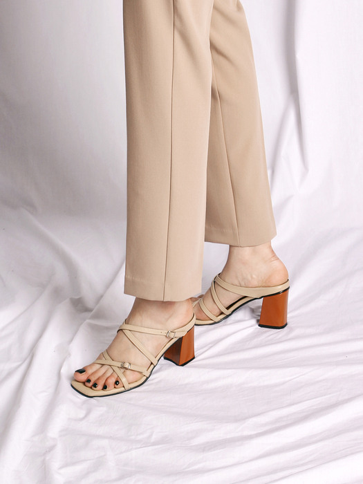 Double X-strap sandals_S_CB0031_beige
