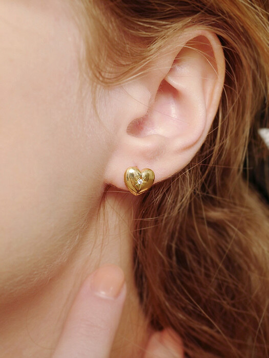 starry balloon heart earring