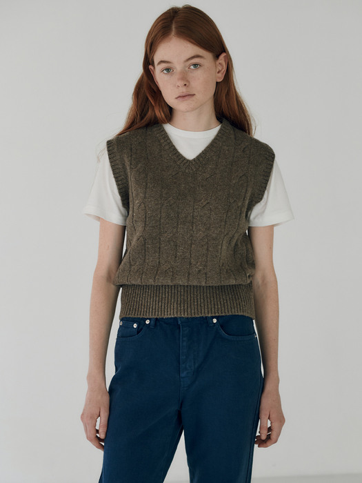 wool knit vest - brown 