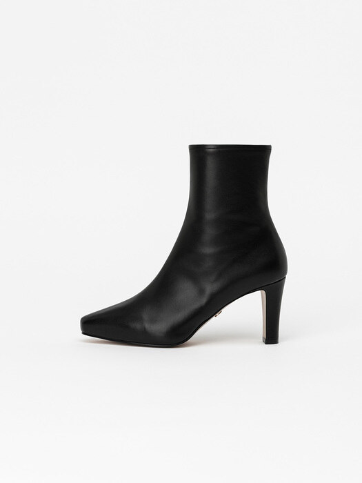 Narel Boots in Regular Black