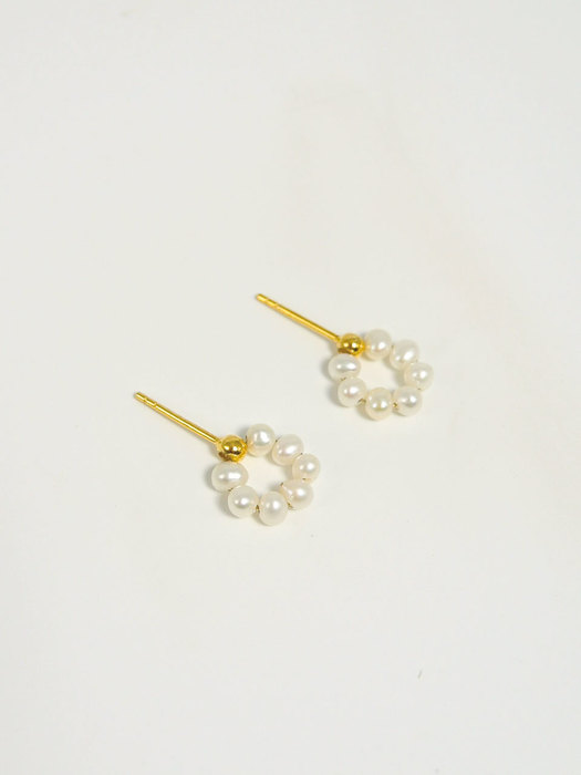 Circle Pearl Stud Earrings