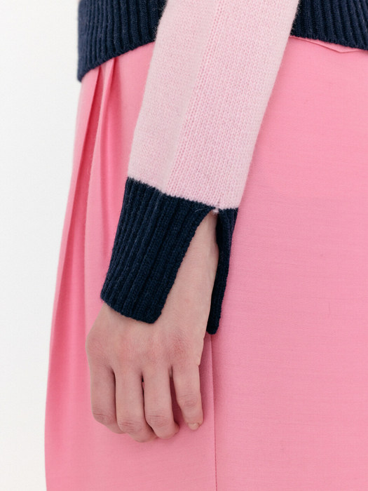 [EXCLUSIVE] Color Blocked Knit Pullover - Light Pink/Navy