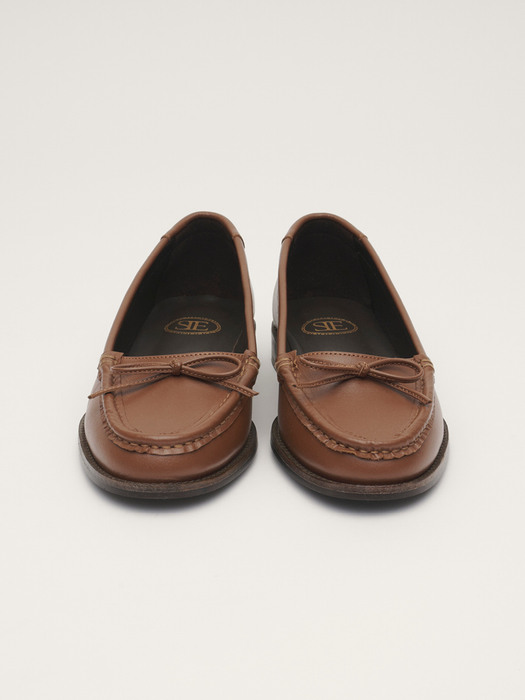 Classic Stitch Leather Loafer (Brown)