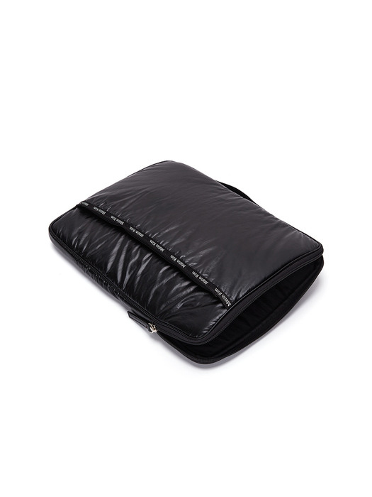 GLOSSY SMART CLUTCH BAG IN BLACK