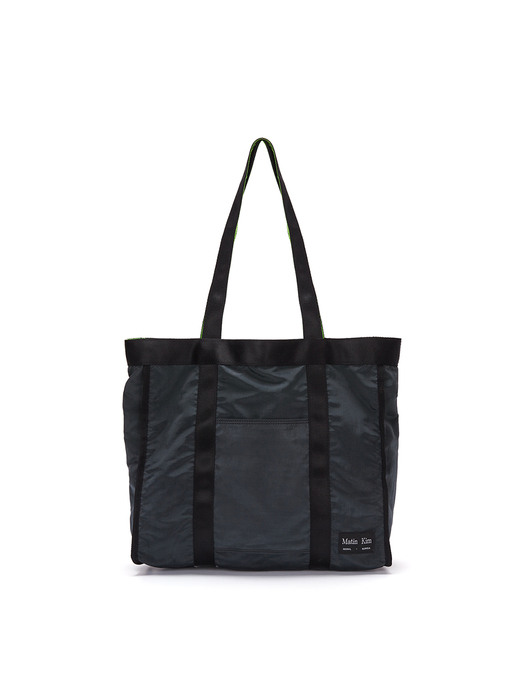 REVERSIBLE SQUARE TOTE BAG IN CHARCOAL
