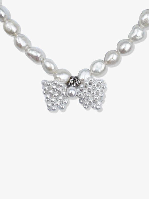 Pearl / Bubbly necklace / White