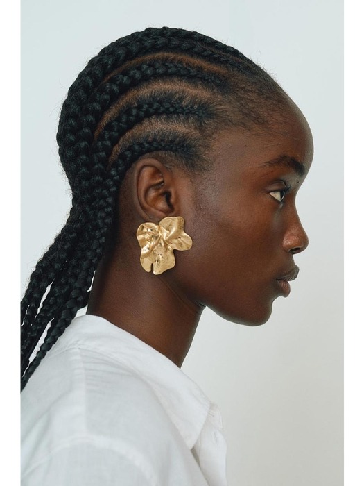 꽃잎 이어링 골드 컬러 1241659001