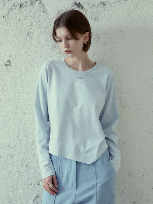 [리퍼브]MIA Embroidered Unbalanced Hem T-shirt_Blue