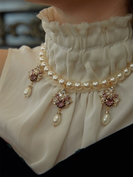 [Showpiece] Queens crown Necklace