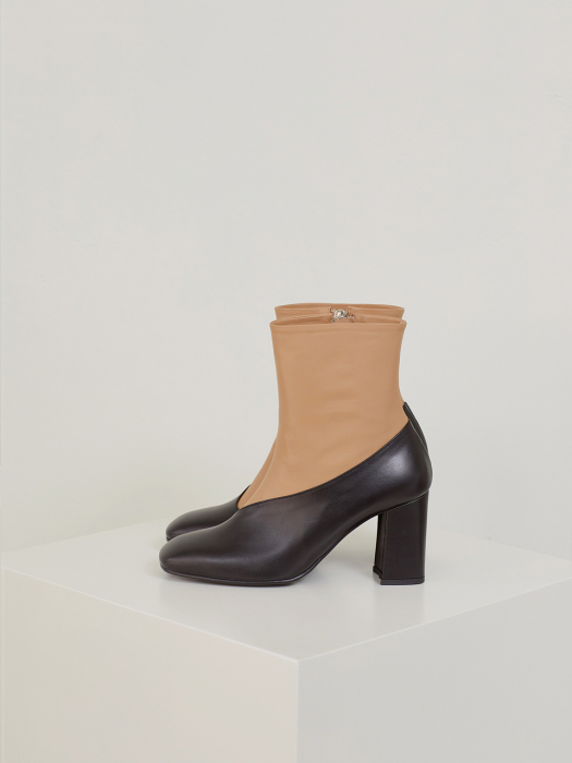 LEATHER ANKLE BOOTS (BLACK/BEIGE)