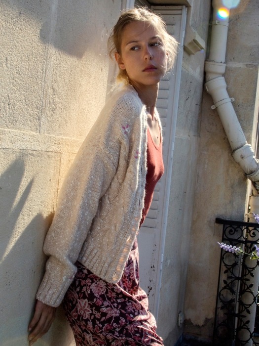 Hand-embroidered Wool Cardigan_Pale Beige