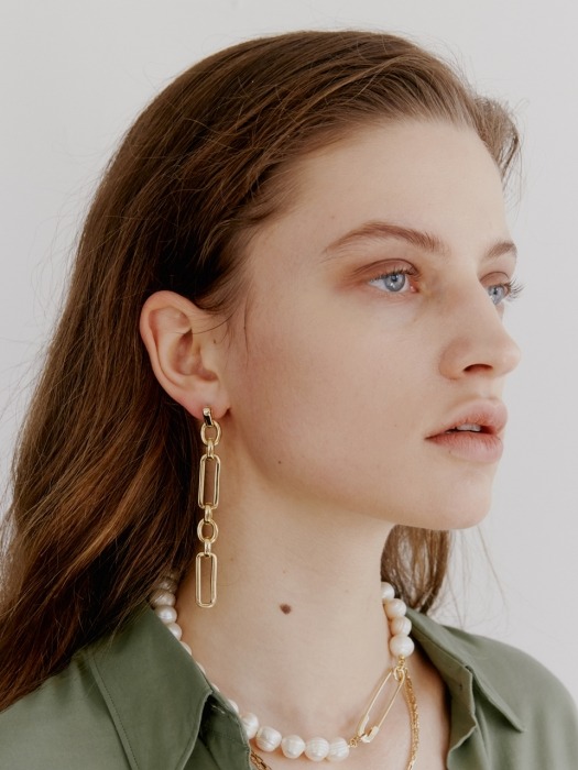 Circle & Rectangle Chain Earrings