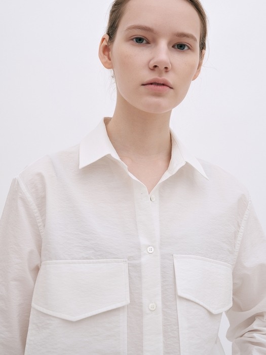 oversized pocket shirt (white)