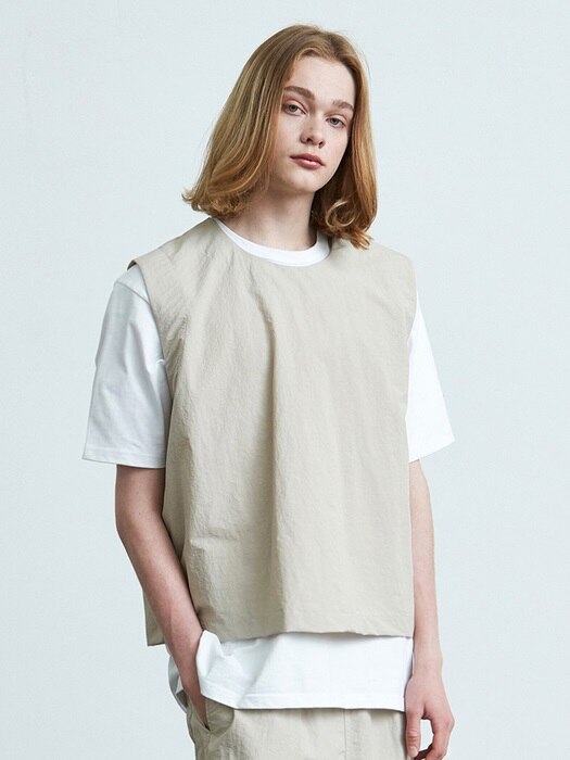 V015 round neck nylon vest (beige)