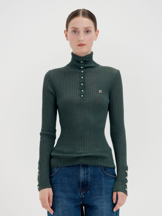 QIAH Buttoned Turtleneck Pullover - Green