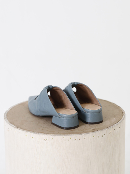 Pointed ribbon mules Teal blue
