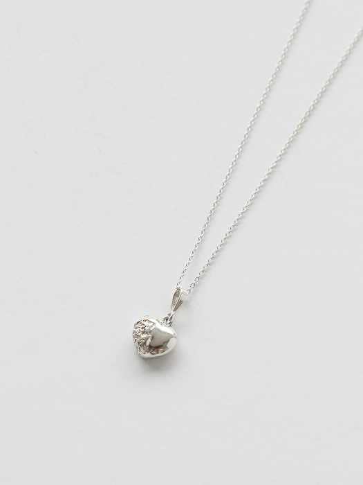 shape of love necklace (s)