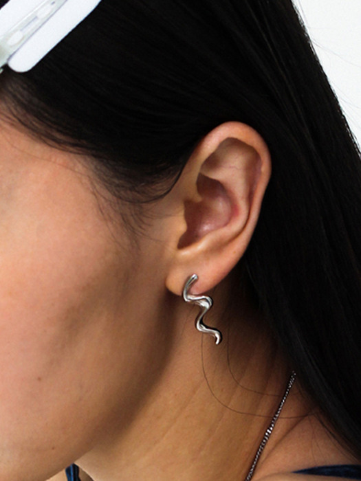 Wave silver drop earring