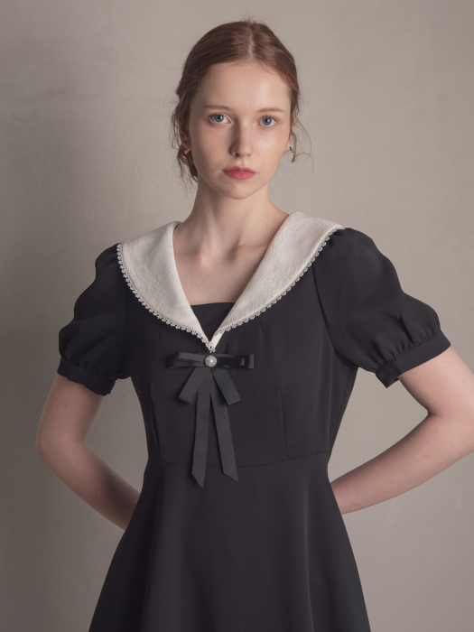 WED white wide collar ribbon dress