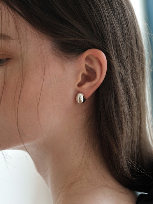 Bare earrings 002