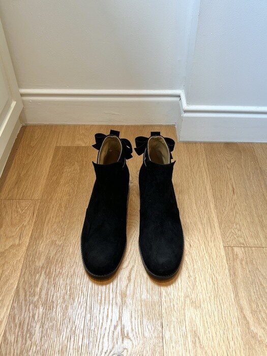 Toby Ankle Boots - Black Suede