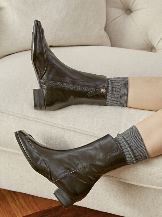 1679 oute Ankle Boots