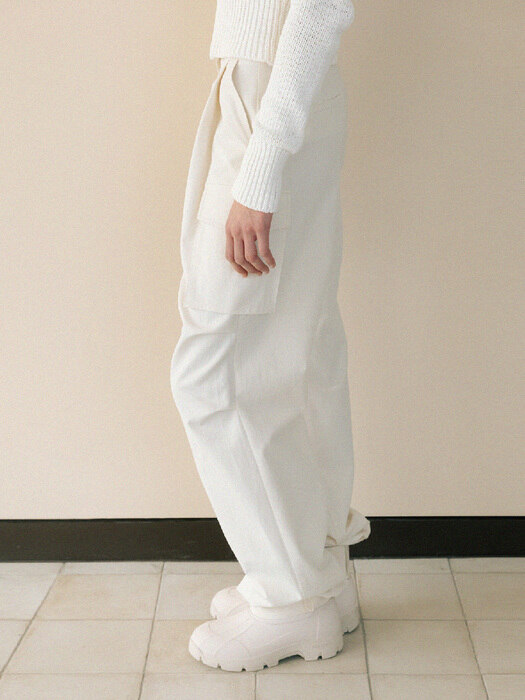 parachute cargo pants (cream)