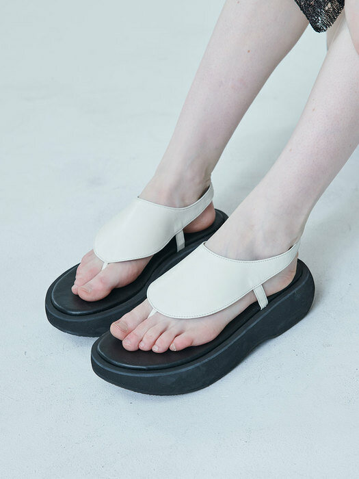 [단독]Lanny flatform sandals (2Colors)