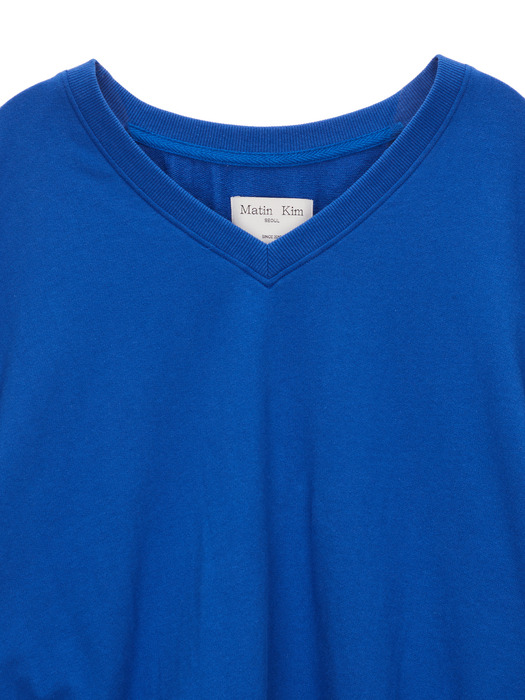 V NECK PUCKERING SWEATSHIRT IN BLUE