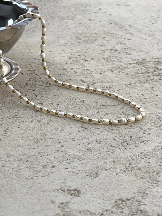 pearl and ball gold necklace