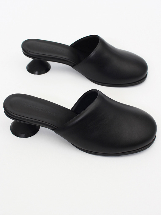 Uhjeo ourglass middle heel mules_black