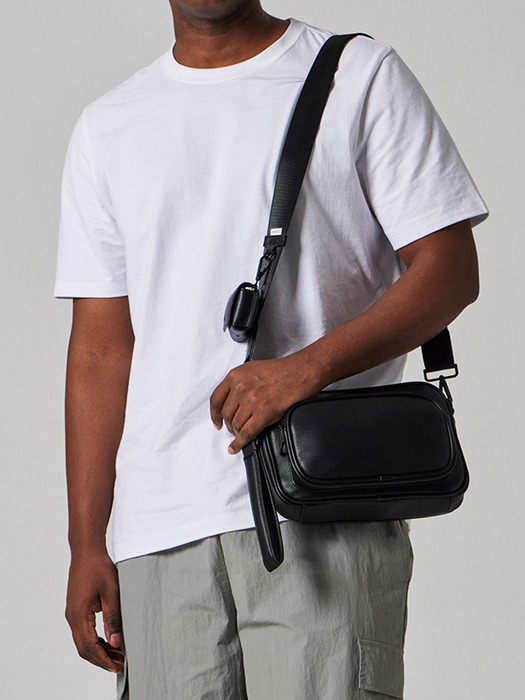 미니멀 비건레더 원포켓 크로스백 Minimal Vegan Leather One Pocket Crossbag