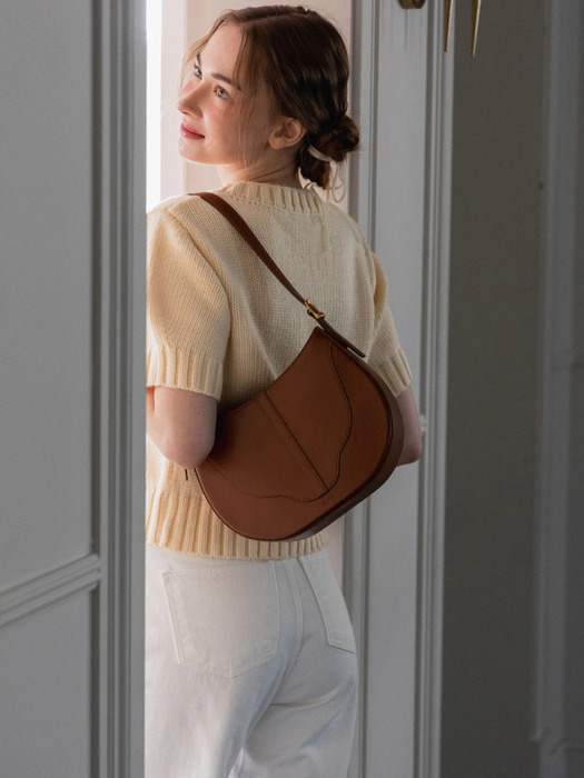 [단독] Carve hobo bag / Brown